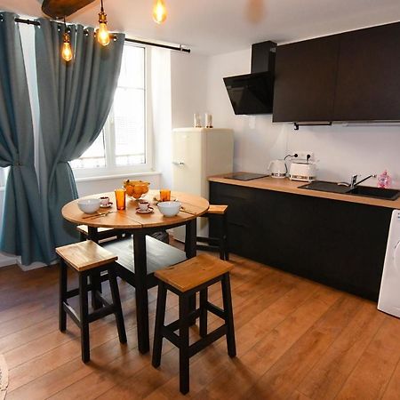 Au Fil Du Temps Apartment ซิลิสตาต์ ภายนอก รูปภาพ