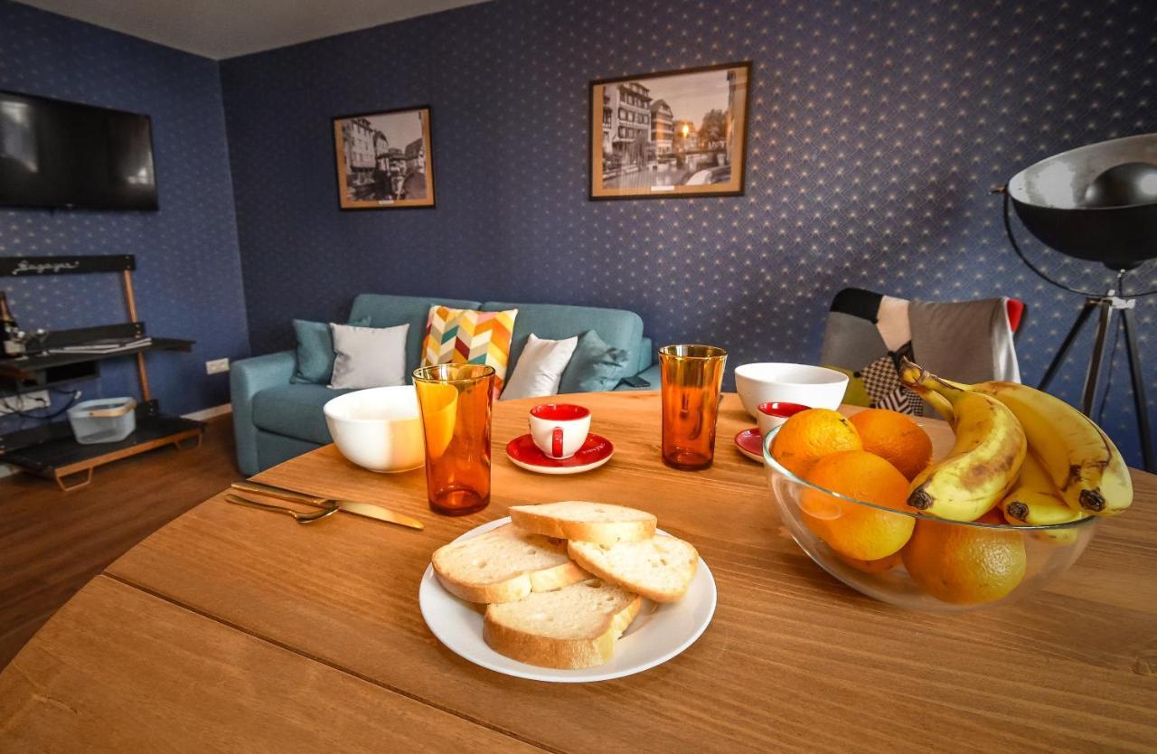 Au Fil Du Temps Apartment ซิลิสตาต์ ภายนอก รูปภาพ
