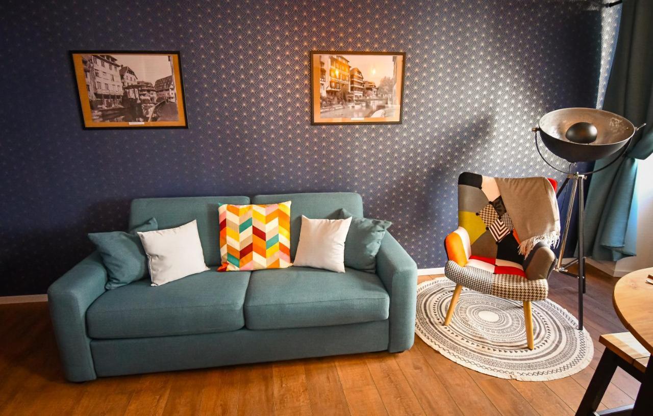 Au Fil Du Temps Apartment ซิลิสตาต์ ภายนอก รูปภาพ