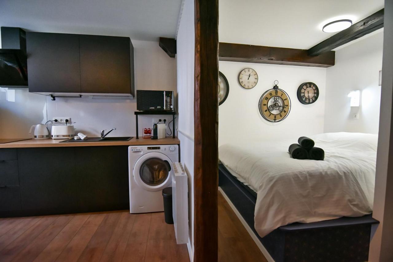 Au Fil Du Temps Apartment ซิลิสตาต์ ภายนอก รูปภาพ