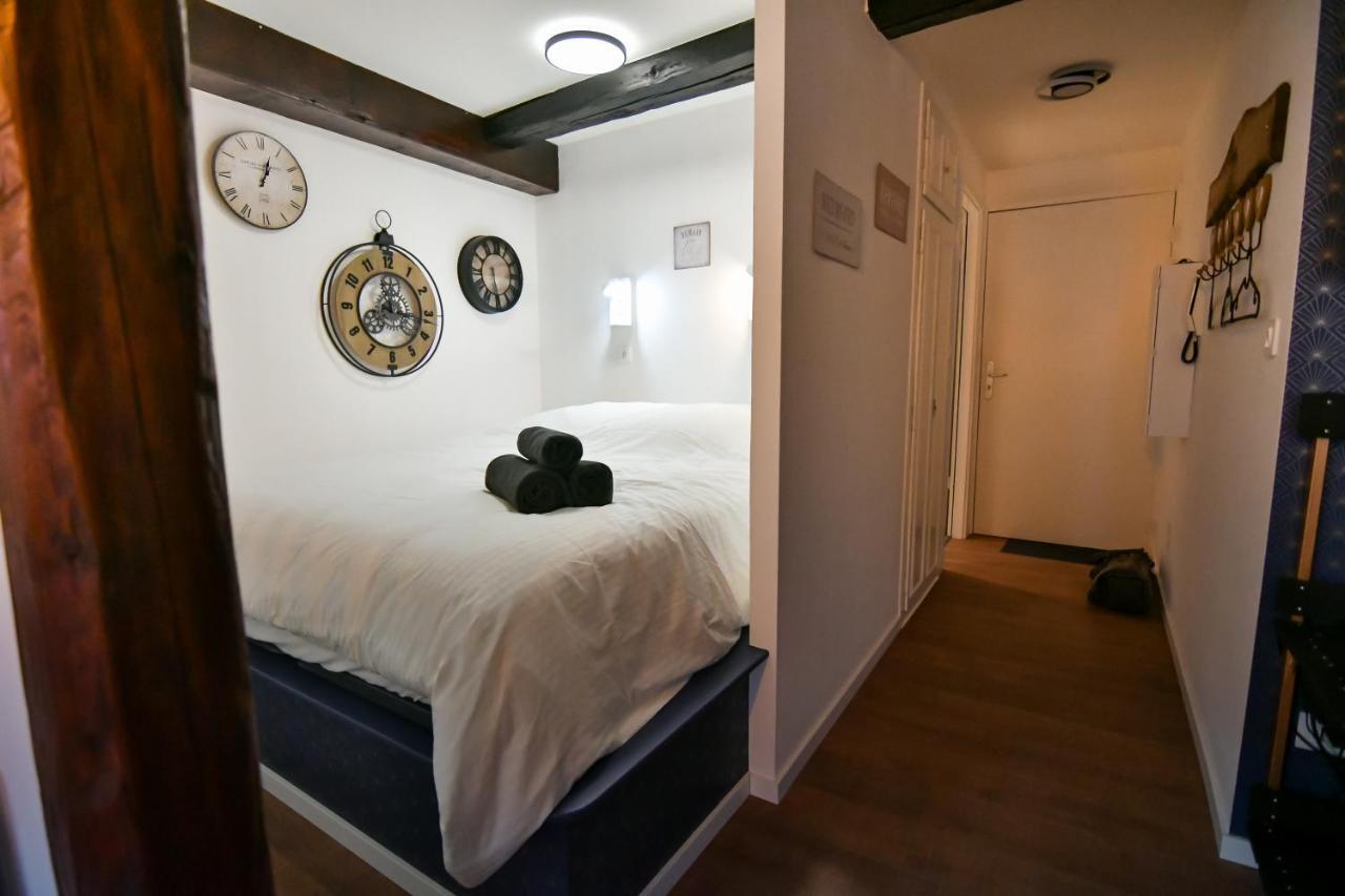 Au Fil Du Temps Apartment ซิลิสตาต์ ภายนอก รูปภาพ